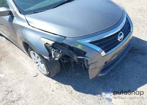 2015 Nissan Altima 2.5 S z USA, uszkodzony, nr VIN 1N4AL3AP9FN406188